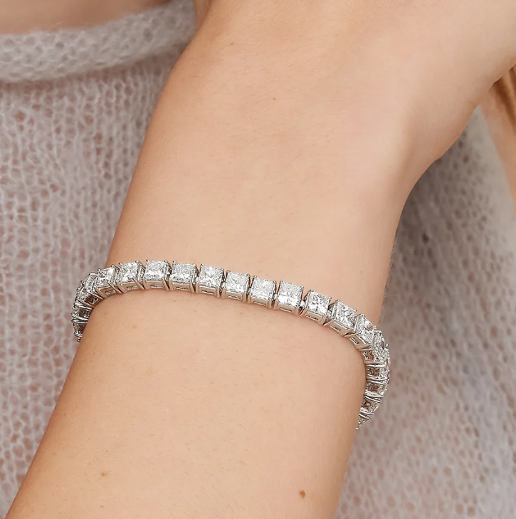 18k Diamond Princess cut Tennis Bracelet - Image 2
